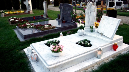 Morris Memorials Hero Image