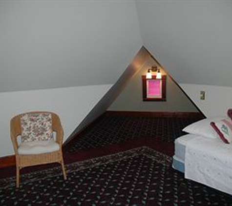 The Nauvoo Grand Bed & Breakfast - Nauvoo, IL