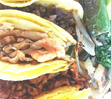 Taqueria Los Altenos - San Antonio, TX. Mini Tacos