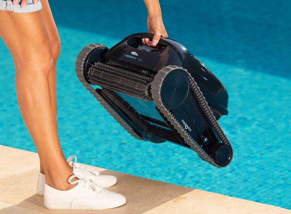 Neptunes Pool Care - Kallangur, QLD