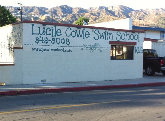 Lucile Cowle's Swim School - Burbank, CA. Swim school entrance