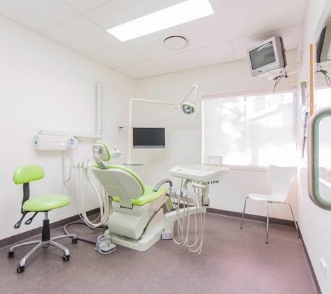 Gold Coast Dental and Denture Centre - Southport, QLD