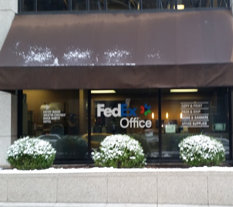 FedEx Office Print & Ship Center - Chicago, IL