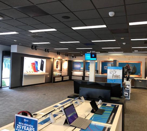 AT&T Store - Tukwila, WA