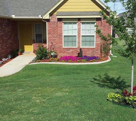 Spurs Lawn Care - Guthrie, OK