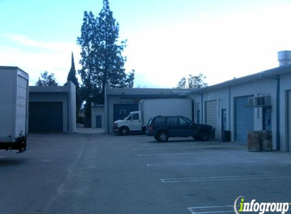 D & B Cabinets Inc - Northridge, CA
