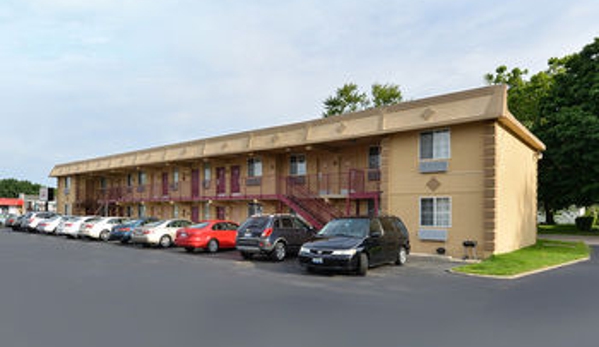 Econo Lodge - Saint Joseph, MI