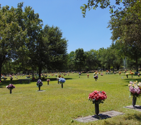 Mission Park Funeral Chapels and Cemetery Dominion - San Antonio, TX