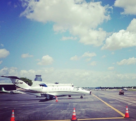 Banyan Hangar63 Pilot Shop - Fort Lauderdale, FL