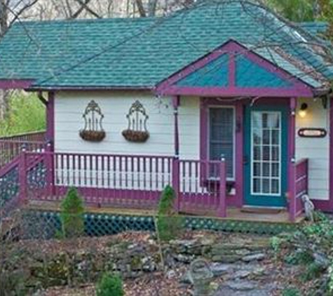 Hidden Springs Bed & Breakfast - Eureka Springs, AR