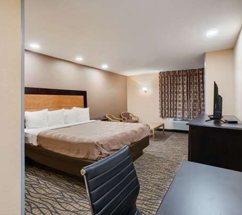 Americas Best Value Inn and Suites - Lees Summit, MO