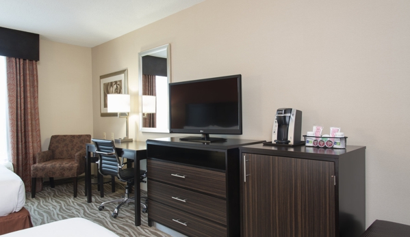 Holiday Inn Express & Suites Grand Rapids-North - Grand Rapids, MI