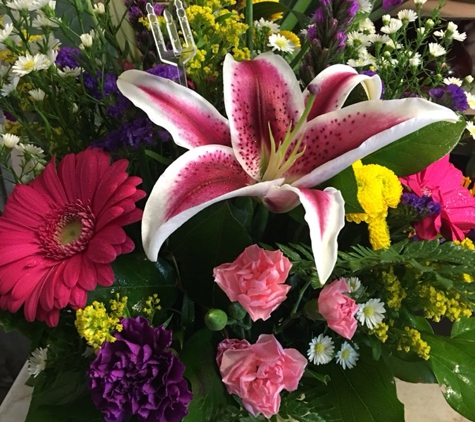 Waverley Florist & Flower Delivery - Crystal River, FL