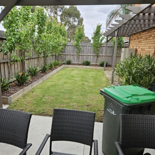New look Gardens - Werribee, VIC. Backyard