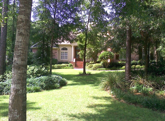 Money$ Worth Lawn Maintenance - Spanish Fort, AL. We can make your lawn can be green all year long.