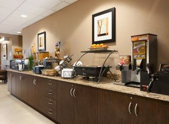 Microtel Inn & Suites by Wyndham Pleasanton - Pleasanton, TX