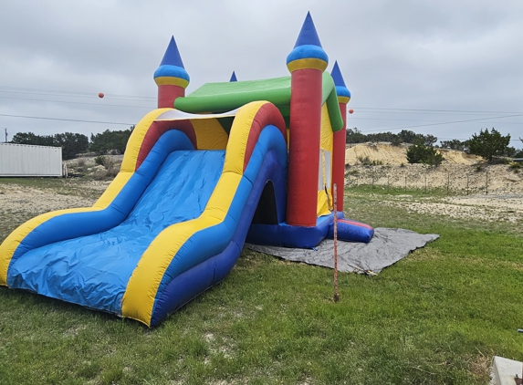 Zero Gravity Bouncers And Party Rentals - Pipe Creek, TX. arc combo