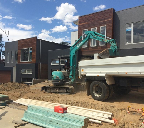 Blue Shovel Earthmoving - Strathfieldsaye, VIC