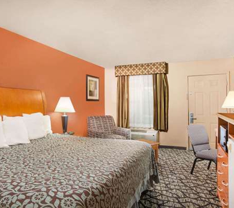 Days Inn - Centerville, TX