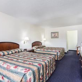 Knights Inn Virginia Beach at Lynnhaven Pkwy - Virginia Beach, VA