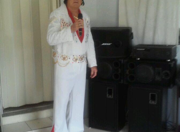 Entertainer - Elvis and Neil Diamond Impersonator & Karaoke - Vero Beach, FL
