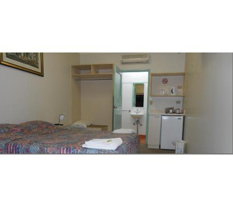 Lamington Hotel Motel