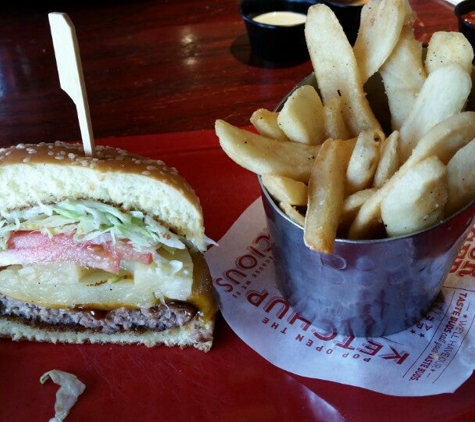 Red Robin Gourmet Burgers - Wichita, KS