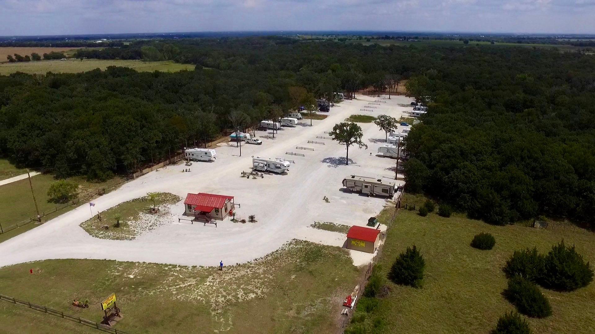 Wagon Yard RV Park - Grandview, TX 76050