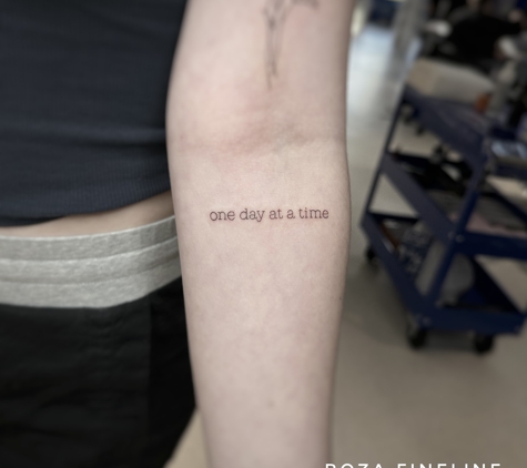 Roza Fineline Tattoo - Pascoe Vale, VIC