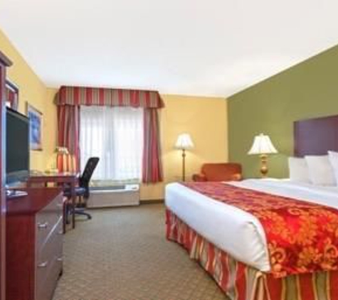 Baymont Inn & Suites - Evansville, IN