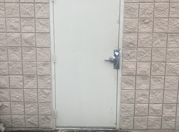 Associated 24 hour door repair service - Cincinnati, OH. Steel door