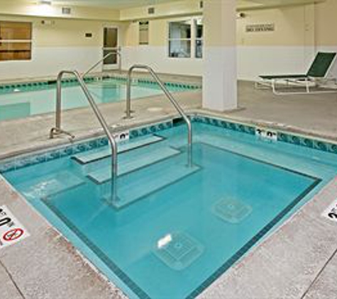 Country Inns & Suites - Bensenville, IL