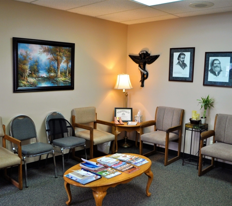 Swan Chiropractic Ctr - Memphis, TN. Reception Area