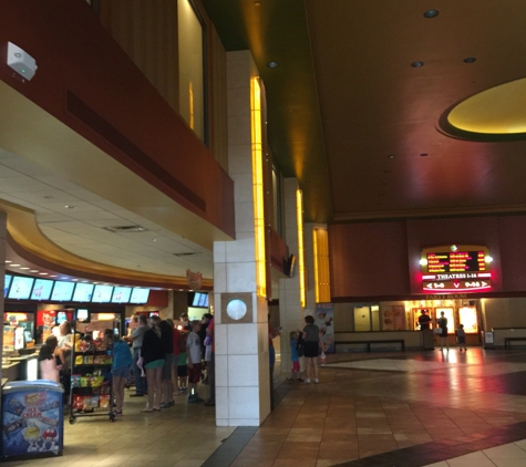 Regal Cinemas Crystal Lake Showplace 16 - Crystal Lake, IL