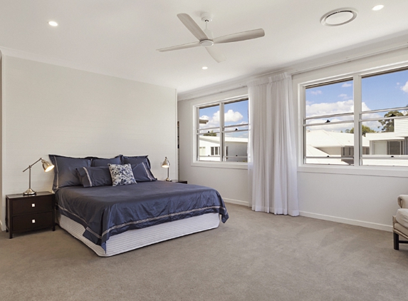 Bradnam's Windows & Doors - Carrum Downs, VIC. Aluminium Double Hung Window