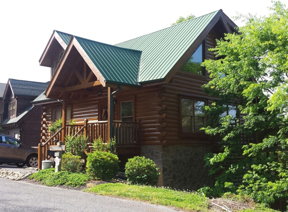 American Patriot Getaways - Pigeon Forge, TN. Our cabin.  Loved it!!