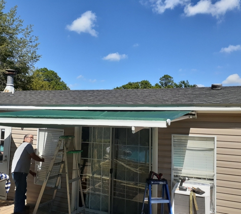 Faceco Handy I - Jackson, MS. Rear awning retractable installed 