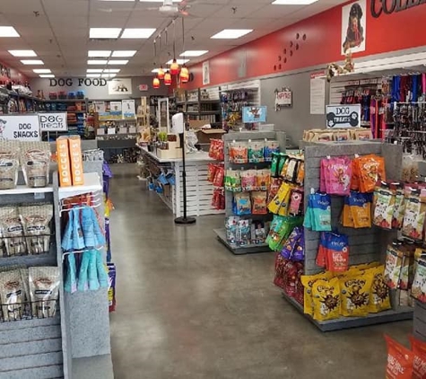 Happy Tails Pet Supplies - Hales Corners, WI