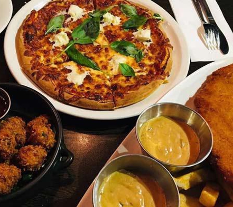 Universal Restaurant - Carlton, VIC