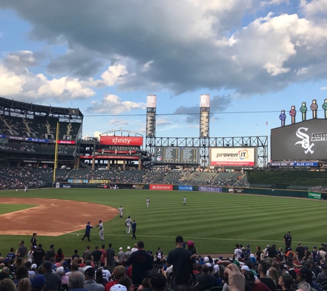 Bullpen Sports Bar - Chicago, IL