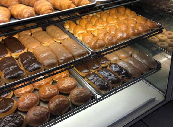 Henry's Donuts - Lake Forest, CA
