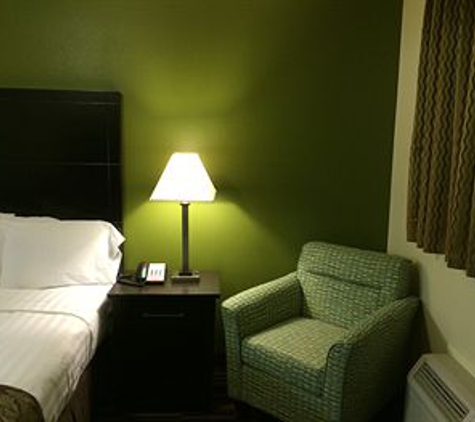 Boarders Inn & Suites by Cobblestone Hotels - Ashland City, TN