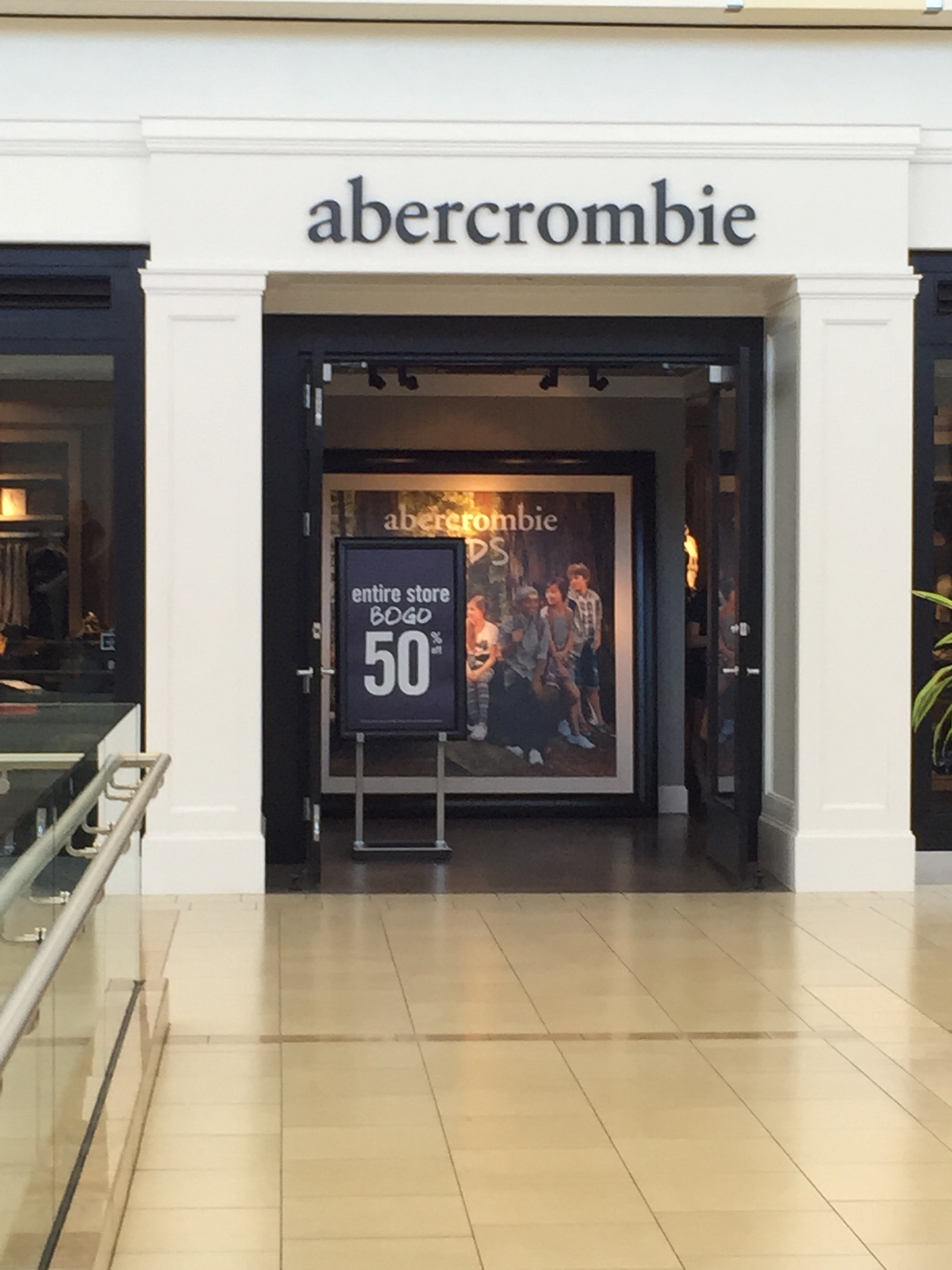 abercrombie northshore mall