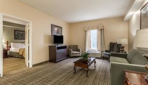 Baymont Inn & Suites - Lakeland, FL