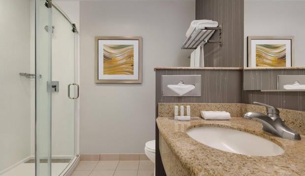 Courtyard by Marriott - Woodbridge, VA