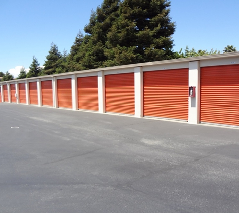 Public Storage - Pinole, CA