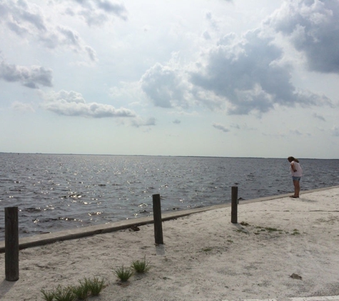 Peace River Wildlife Center - Punta Gorda, FL