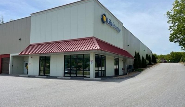 Life Storage - Goffstown, NH