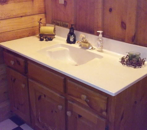 Croys Cabins & Hunting lodge and cabin & suite rentals - greeneville, TN. private full bath