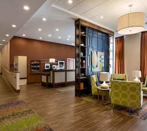 Hampton Inn and Suites Clayton/St Louis-Galleria Area - Clayton, MO